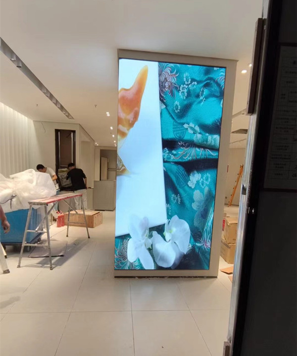 嘉陵商场门店转角LED显示屏